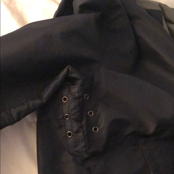 Victorinox Swiss Army Windbreaker - Picture 10 of 10